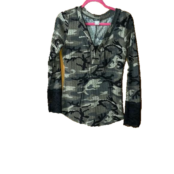 VENUS Tops - Venus Camouflage Top with front tie up/ Size M